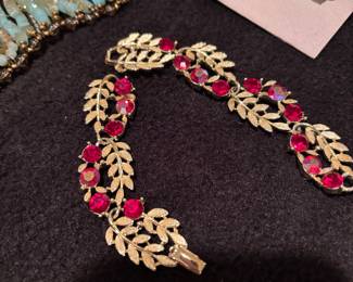 Vintage LISNER Bracelet Gold tone