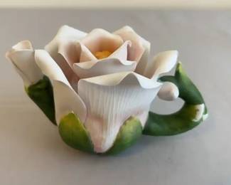 Roseshaped Trinket Box with Lid