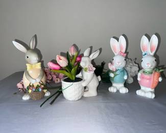 Bunnies with Flowers Easter Decor