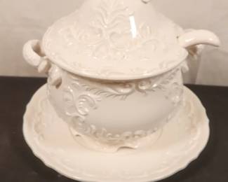 Vintage Napco Baroquestyle soup tureen with its matching underplate