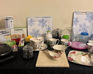 Mystery Lot Of Kitchen Items