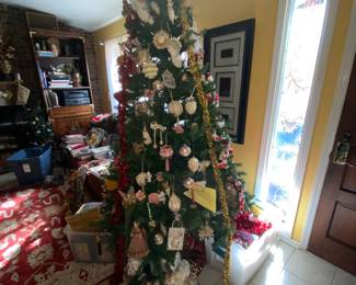 Victorian trims on tree & below