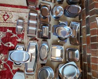 Stainless buffet set