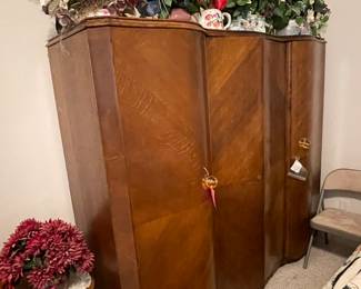 4 Door Wardrobe - Comes Apart