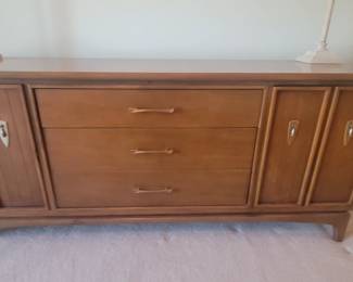 MCM Kent Coffey Wharton Collection bedroom set