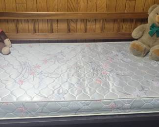 Day bed with mattress