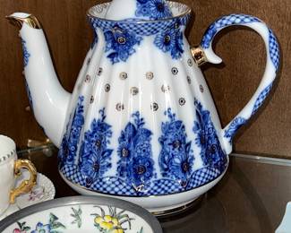 Lomonosov Porcelain Teapot