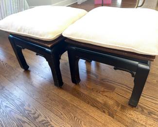 Chinoiserie Ming-style black lacquered benches