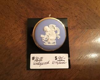 Wedgwood England pin/pendant