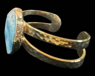 Silver Toned Bracelet wLight Blue Gemstone