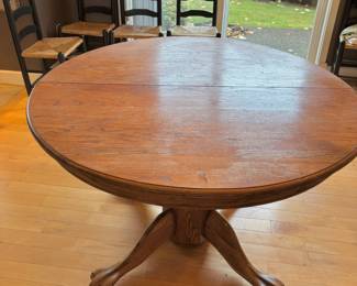 Round Oak Claw Foot Dining Table