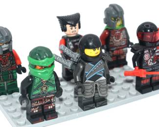 Lot of 6 Lego Misc mini figurines and base