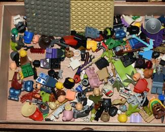Lot of Misc Lego mini figurine pieces