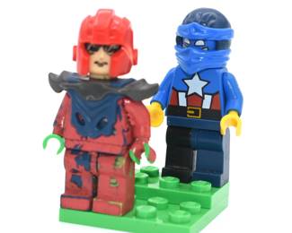 Lot of 2 Lego Misc mini figurines and base