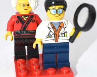 Lot of 2 Lego Misc mini figurines and base