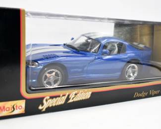Maisto Special Edition Dodge Viper GTS 1:18 scale die cast metal with original box-preowned