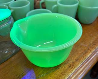 1940's McKee Mixing Bowl Vasline Urnium milkglass jadite