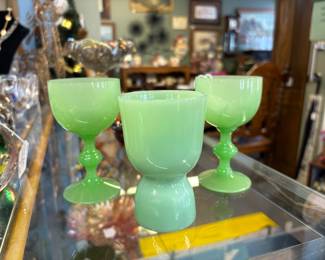 Set of 2 Portieux Vallergstahl green French Opaline Goblets