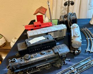 1950's Lionel train set with tracks