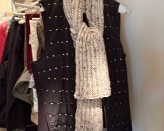 Women's vest with wool scarf.