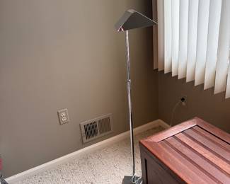 Floor lamp and wooden chest