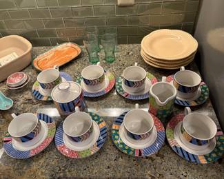 Complete set of colorful dishes (includes serving bowl and plate)
