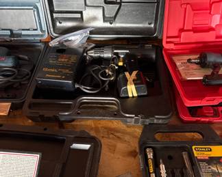 Cordless screw driver