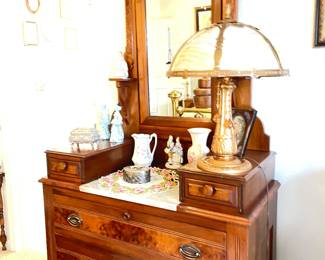 vintage dresser w/mirror