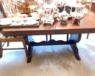 dining table w/ chairs