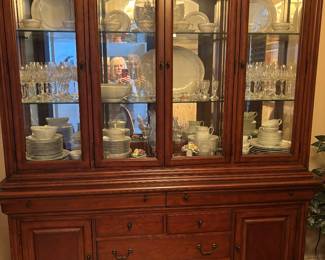 Thomasville China Hutch