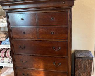 Thomasville Chest of Drawers