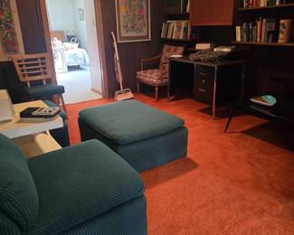 That mid century modern wall unit is amazing..