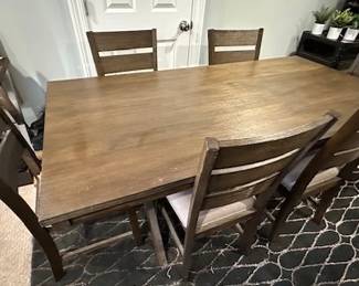 Very good condition Dining Table with 6 chairs