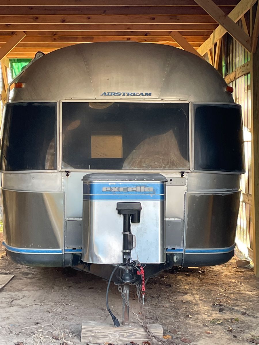 1995 25' Airstream camper in great condition