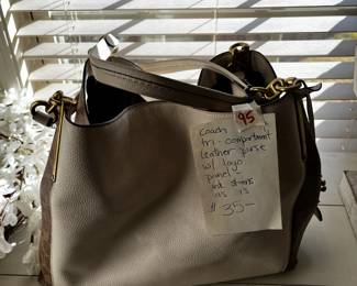 #95 Coach Tri-Compartment Leather Purse w/logo Panel - Ink Stains as is $35.00