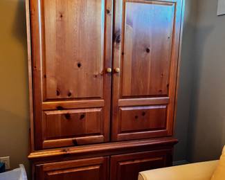 #79 Wood Look laminate Entr. Center w/slide-back doors & 2 doors - 45x24x76 - You Move Downstairs $45.00