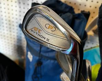 #138 Set of Golf Clubs Mixed Set w/bag $40.00