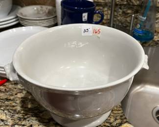 #165 Red Clay No. 7 Fruit Bowl White $25.00