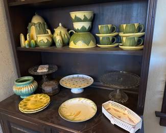 Shawnee King Corn Dishes, Roseville Pot, Cake Pedestals