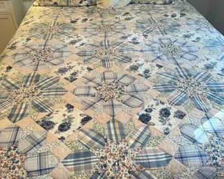 Queen Quilt and shams 