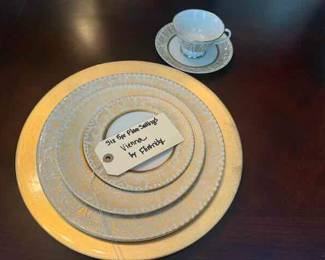 Six 5 Piece Place settings Vienna by Flintridge