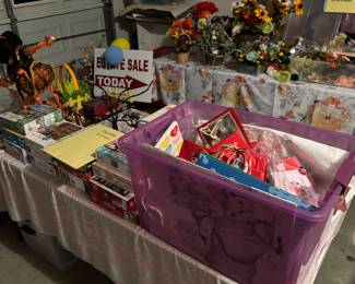 Puzzles and Halloween items.