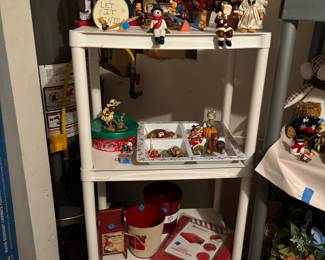 Wreath bag, wood boxes, Christmas decor and Christmas trays.