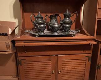 Ethan Allen Baumritter Serving Side Table.  Gorgeous and in excellent condition. 