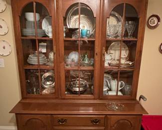 Ethan Allen Mid Century Lighted Cabinet Walnut