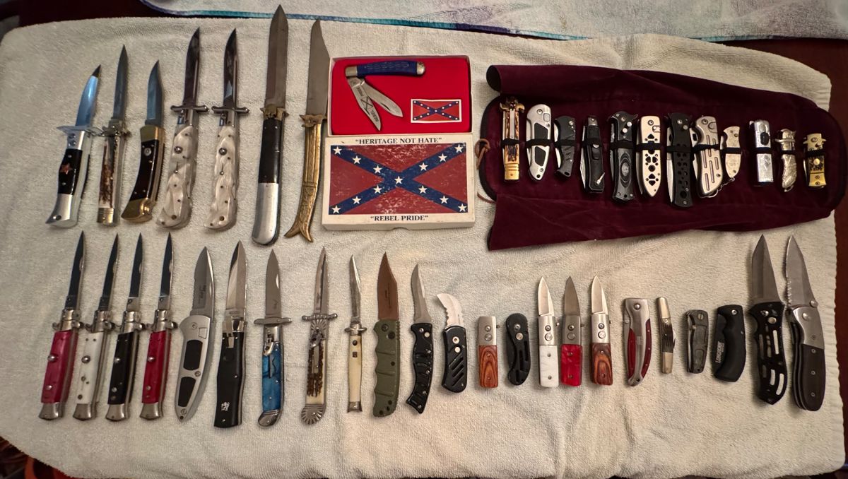 Switchblade knives