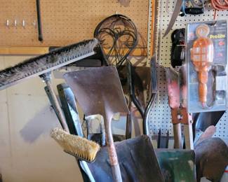 Hand & yard tools
