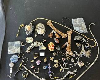 MI167Jewelry Of Plenty