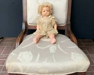 MI140Antique Chair Doll