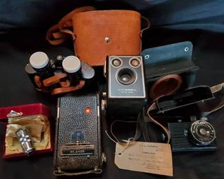 MI188VVintage Cameras And Binoculars